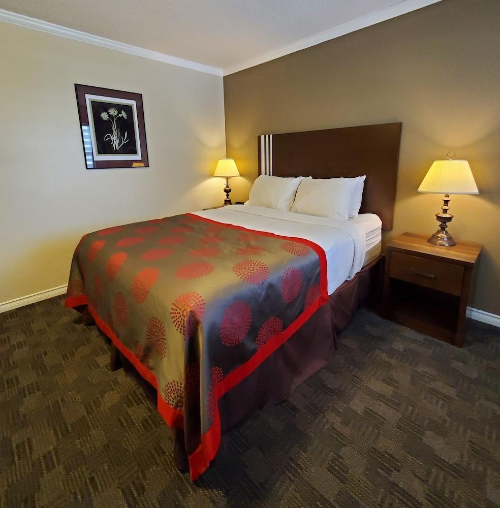 Grand Forks Inn מראה חיצוני תמונה