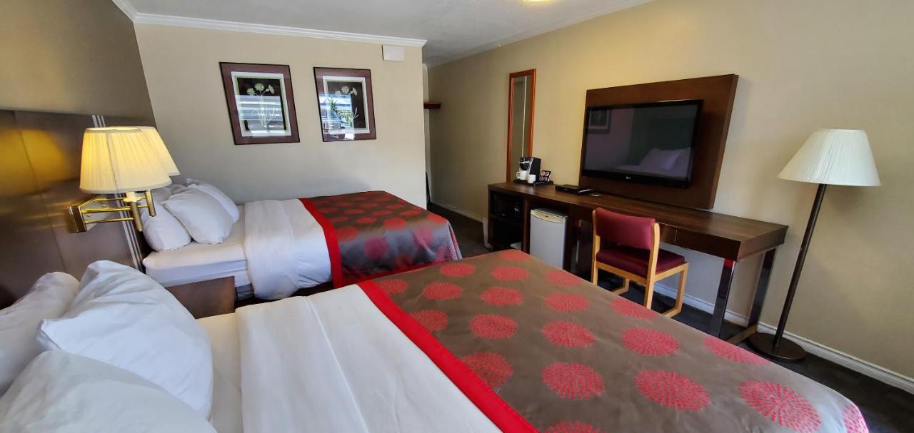Grand Forks Inn מראה חיצוני תמונה
