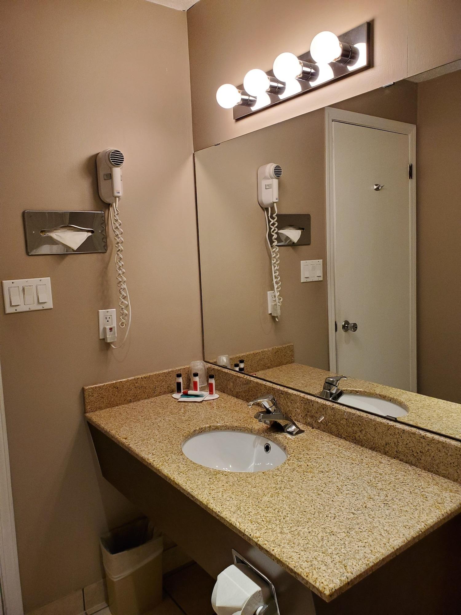 Grand Forks Inn מראה חיצוני תמונה